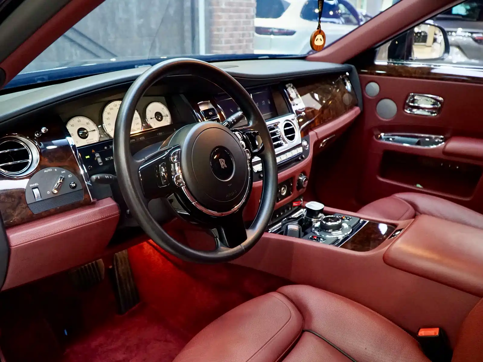 Фото 6 - Rolls-Royce Ghost