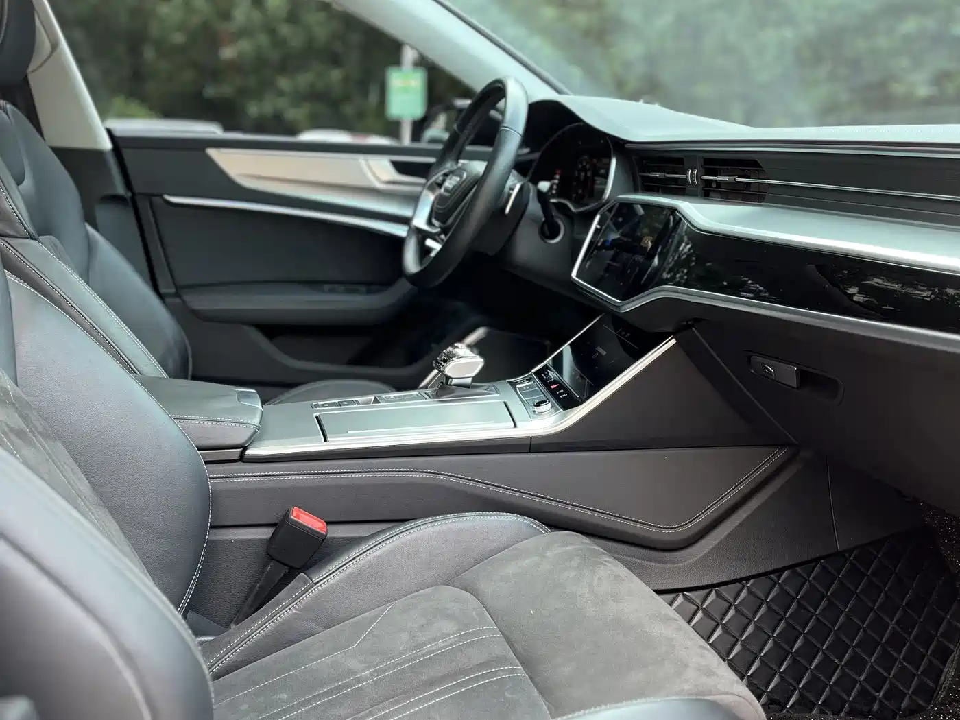 Audi A7L 2024 45 TFSI Luxury фото 12