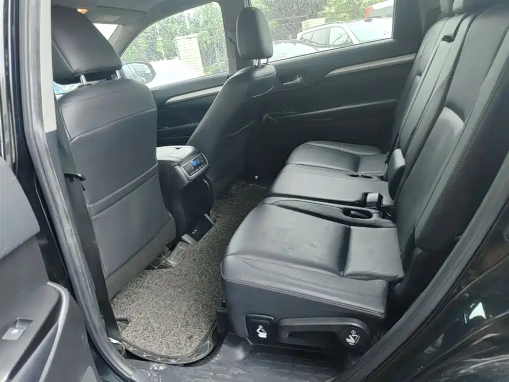 Toyota Highlander 2021 2.0T AWD Knight 7-Seater фото 24