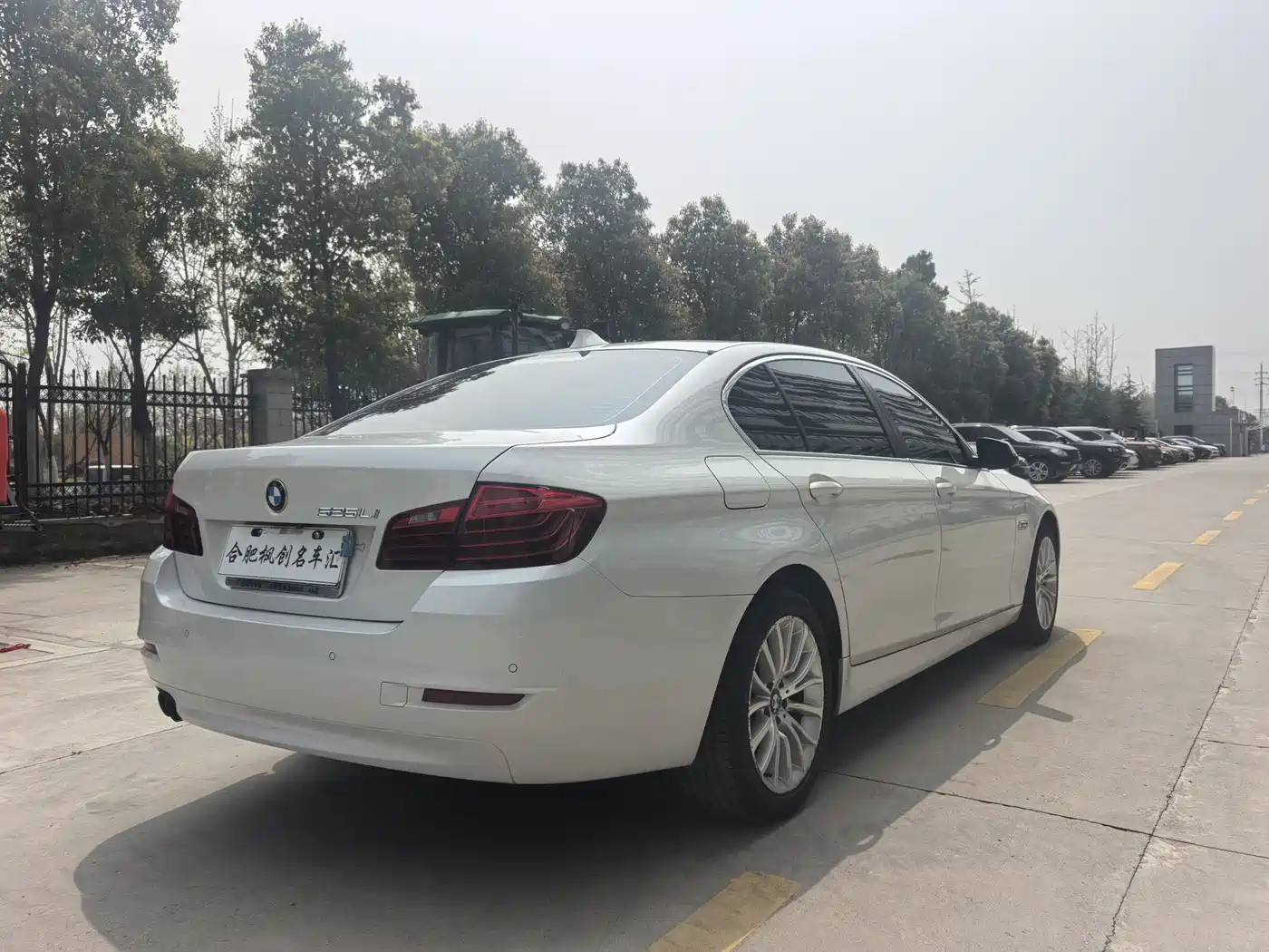 BMW 5 Series 2017 520Li Classic Edition фото 10