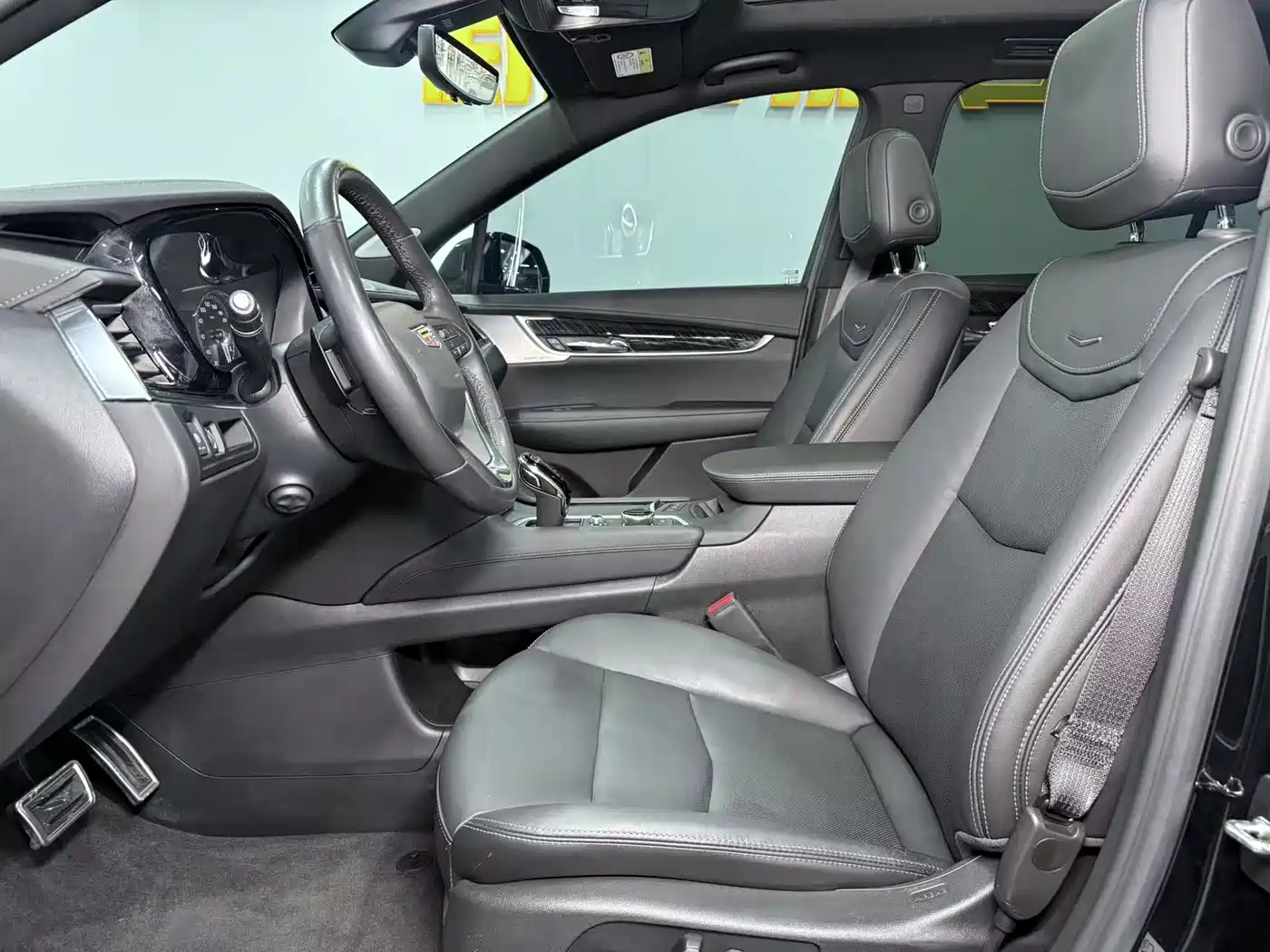 CADILLAC XT6