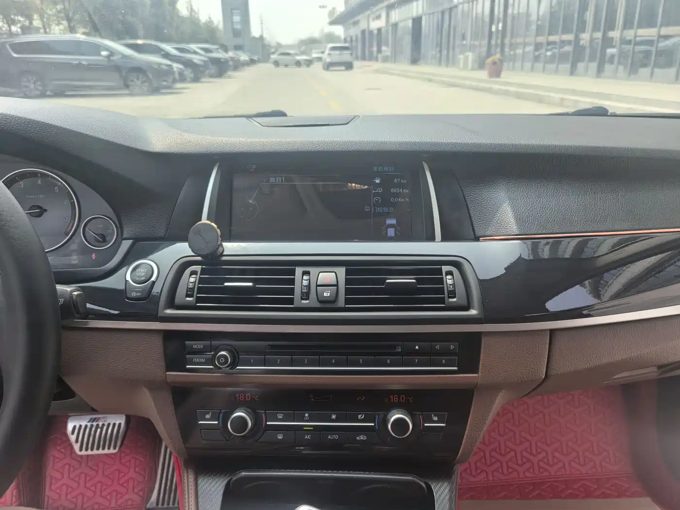 BMW 5 Series 2017 520Li Classic Edition фото 23