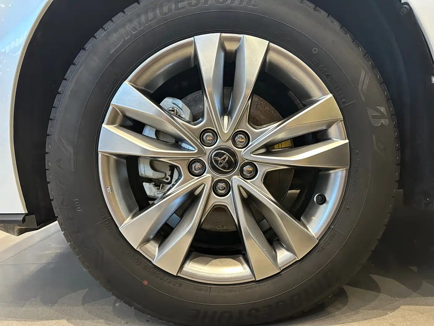 Toyota Sienna 2024 2.5L Hybrid 4WD Premium Edition фото 20