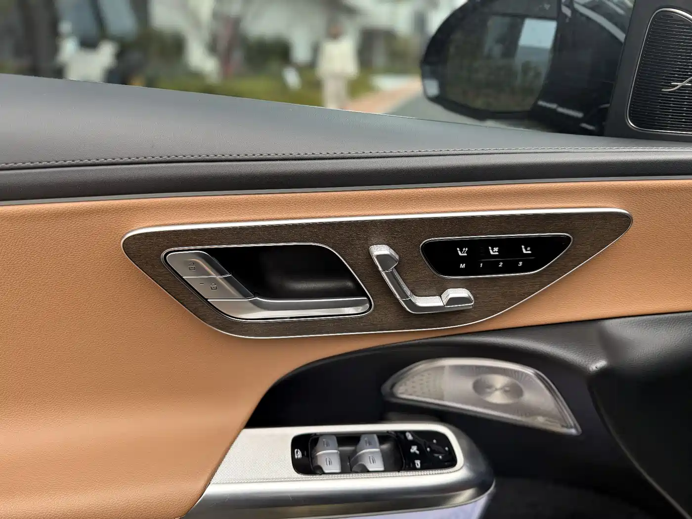 Mercedes-Benz E-Class 2024 Model E 300 L Luxury фото 7