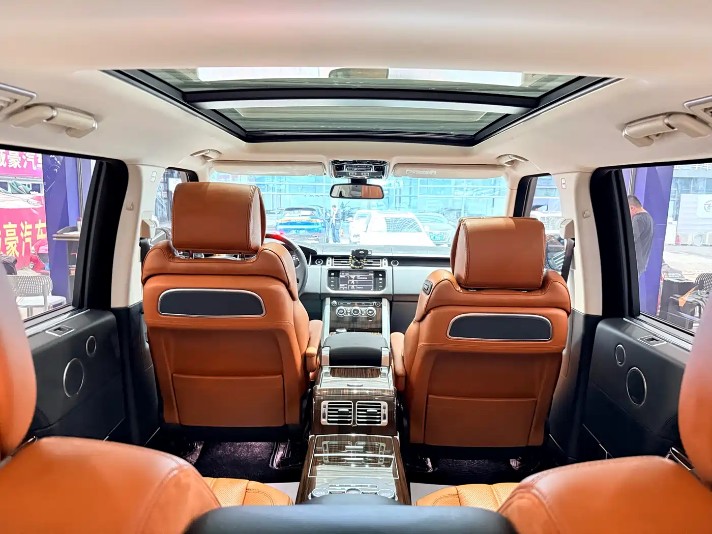 Land Rover Range Rover 2014 3.0 SC V6 Vogue SE Genesis Extended Edition фото 18
