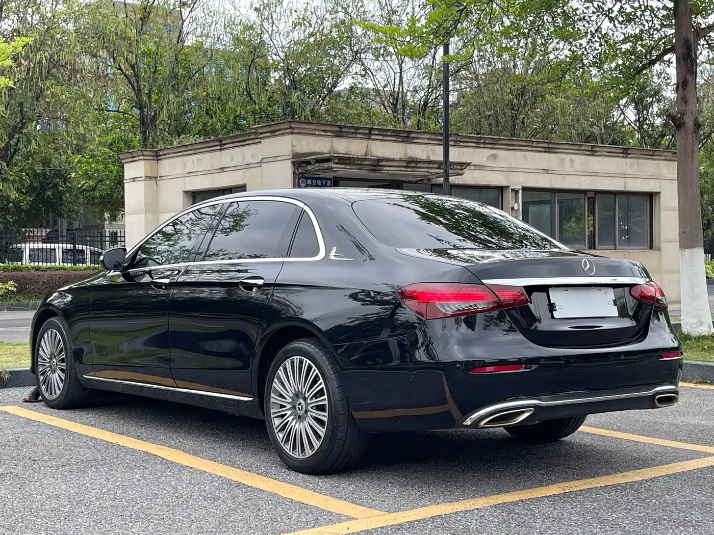 Mercedes-Benz E-Class 2018 E 200 L фото 6