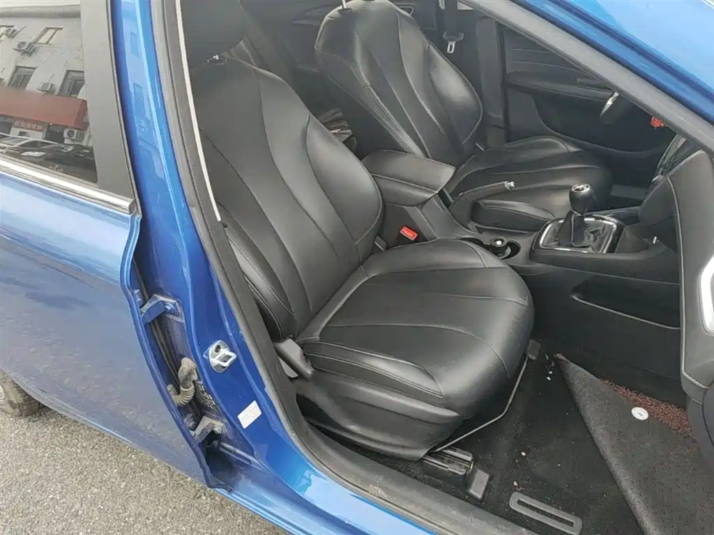 Roewe i5 2019 2019 1.5L Manual 4G Langhao Edition