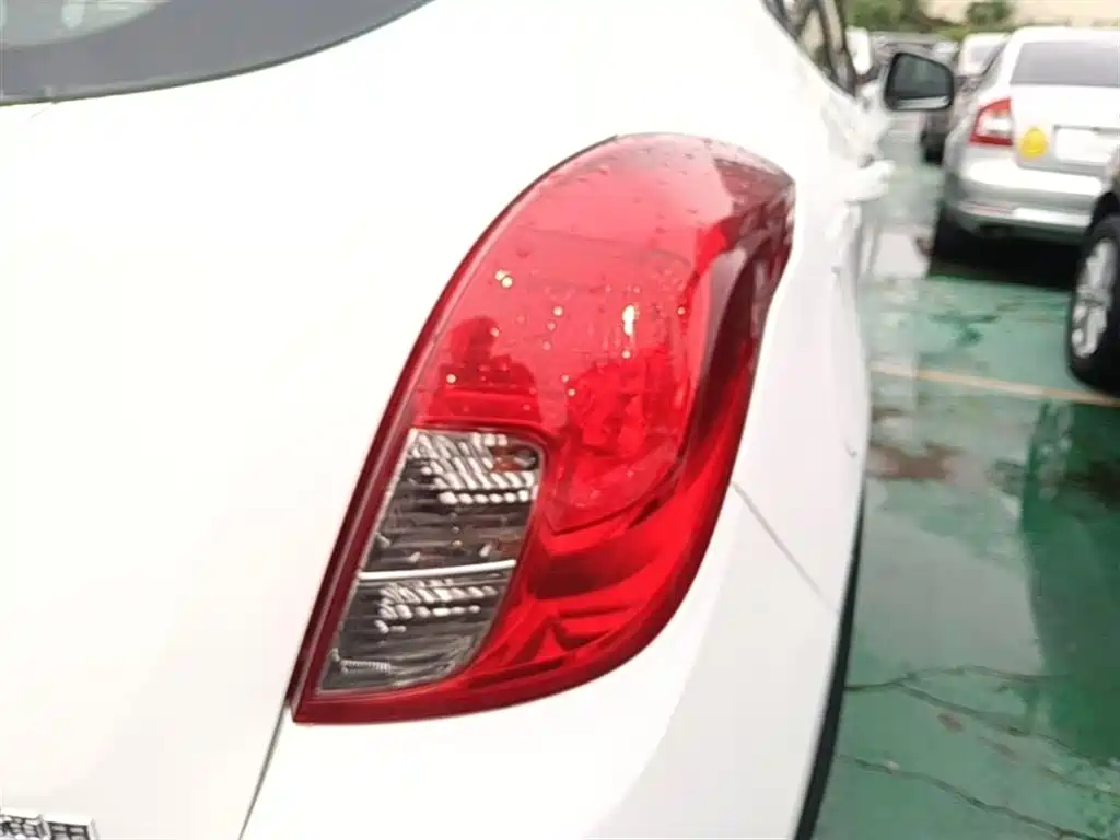 Buick Encore 2014 1.4T Automatic 2WD Urban Elite фото 8