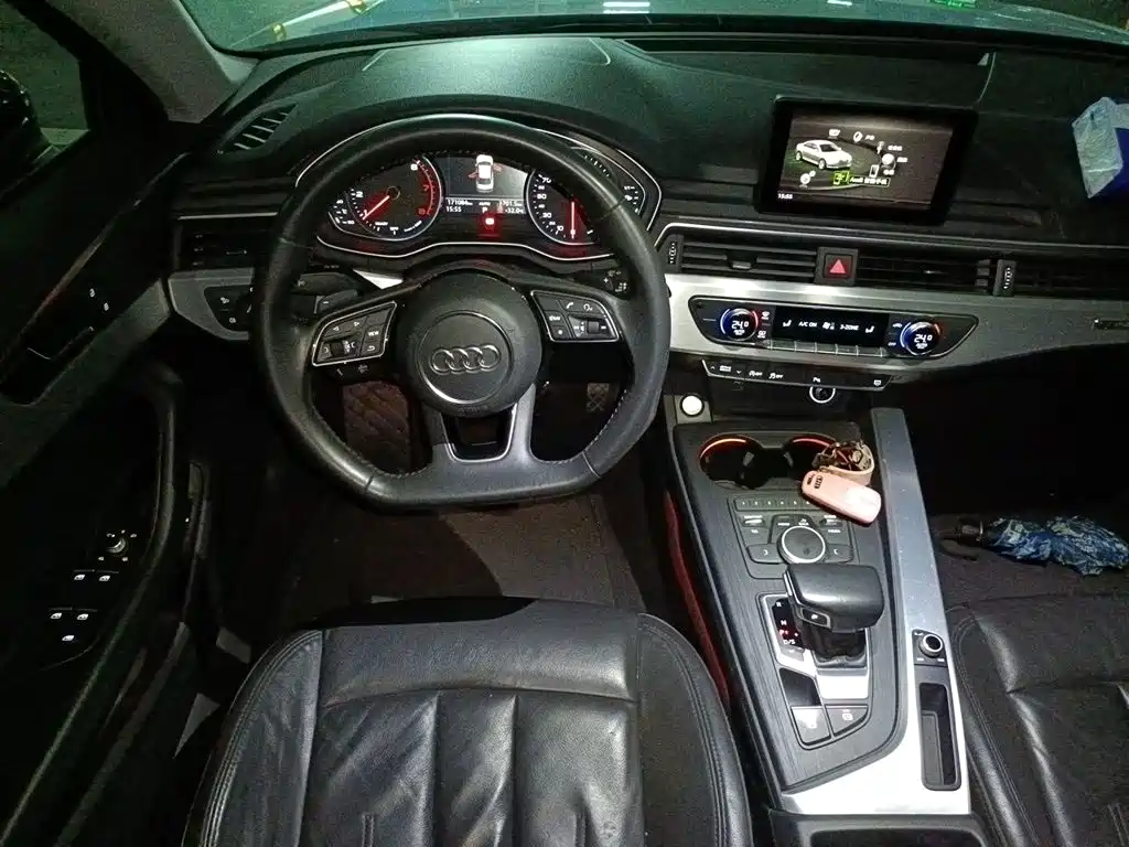 Фото 6 - Audi A4L