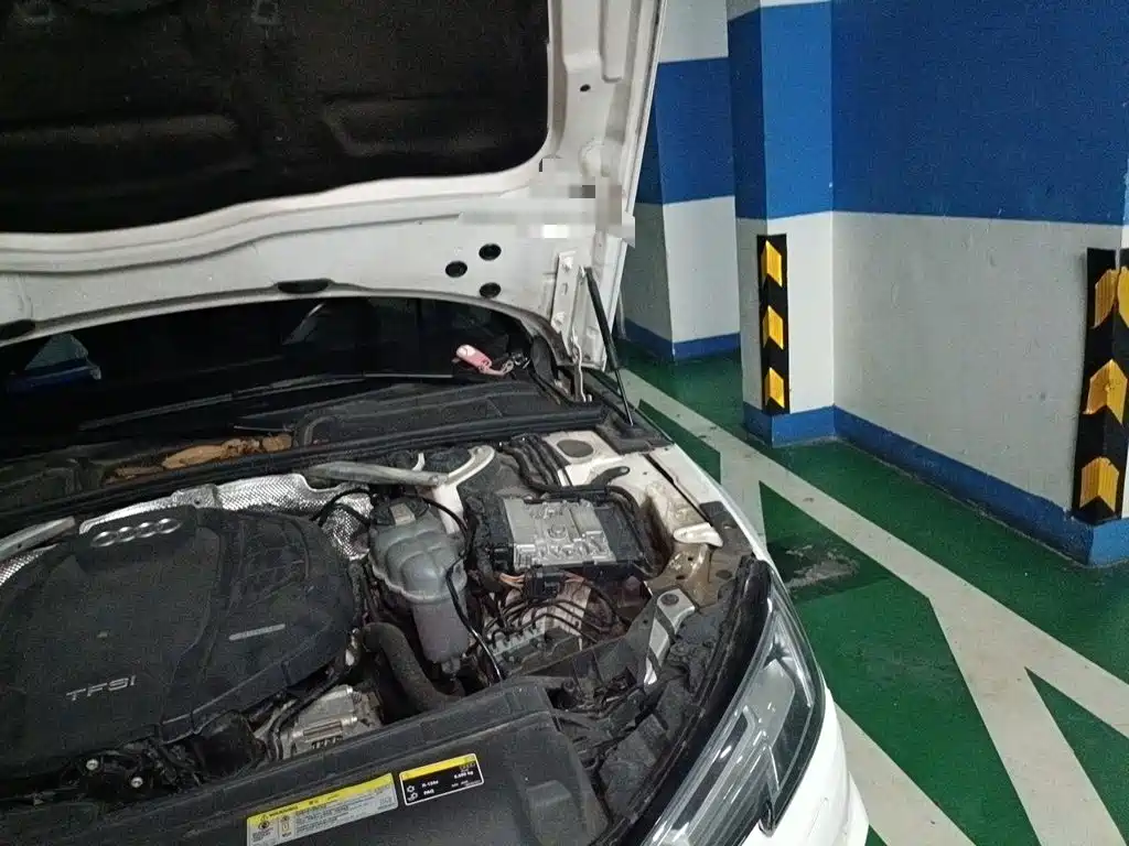 Фото 23 - Audi A4L