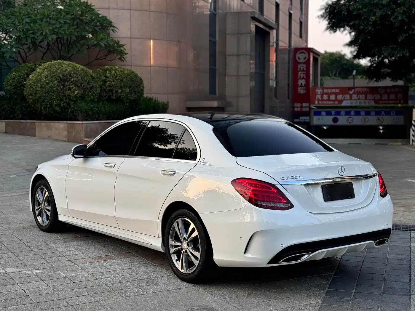 Mercedes-Benz C-Class 2016 C 200 L Sport фото 4