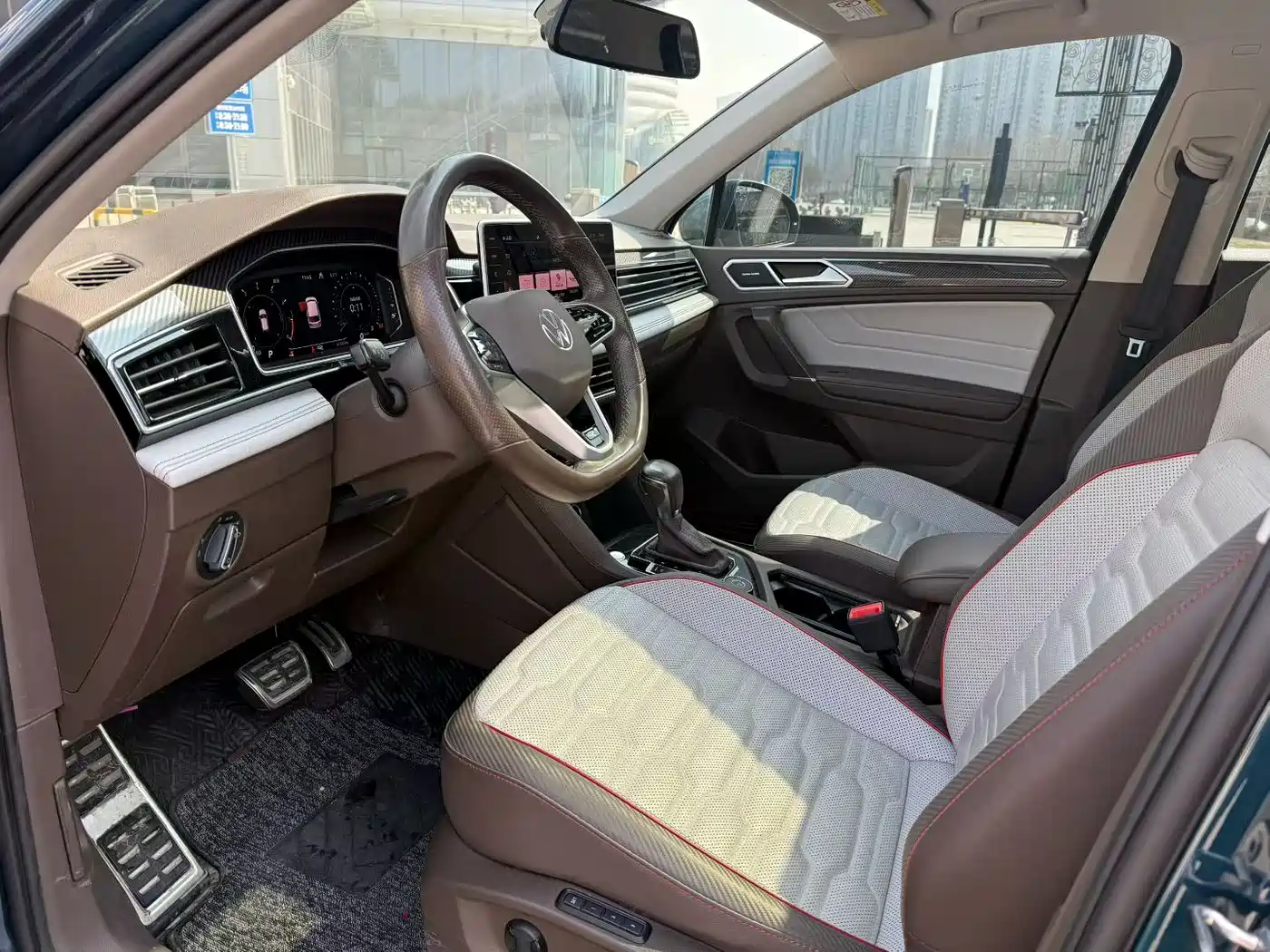 Volkswagen Tiguan L 2022 380TSI Automatic 4WD R-Line Flagship 7-Seater фото 7