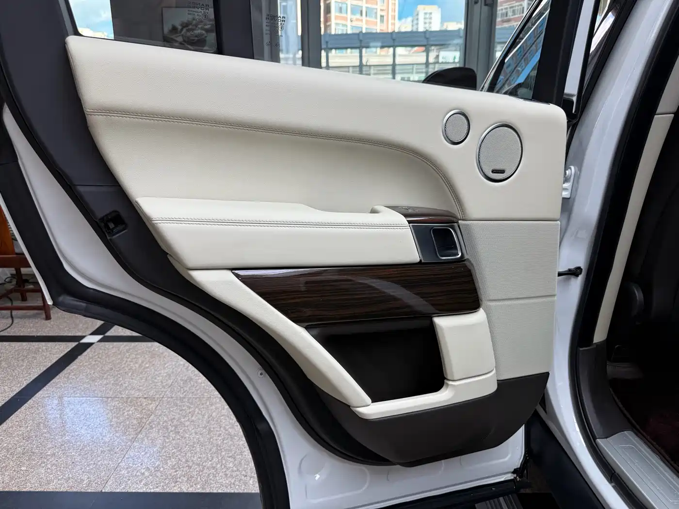 Land Rover Range Rover 2014 3.0 TDV6 Vogue фото 25