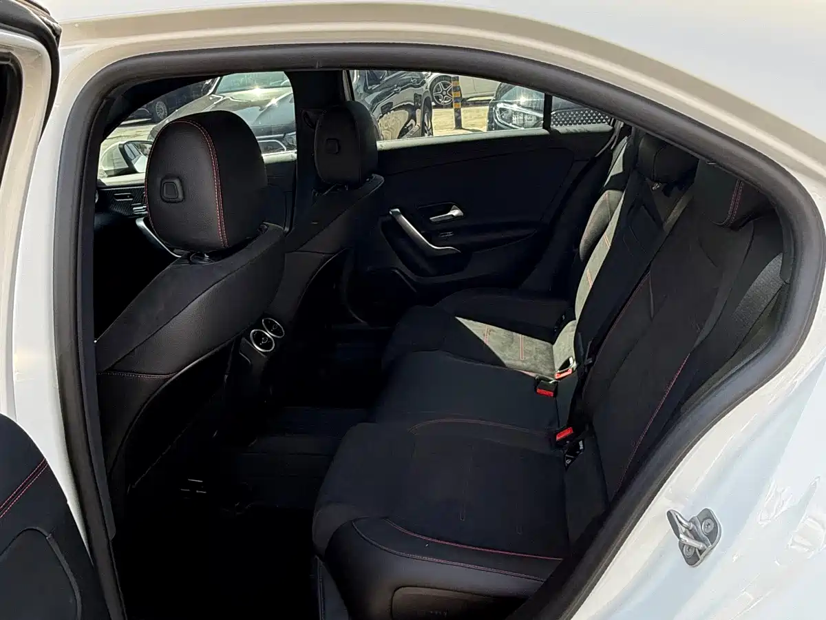 Mercedes-Benz A-Class 2025 Facelift A 200 L Fashion Edition фото 7