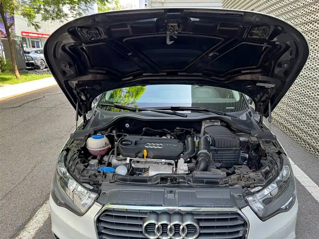 Audi A1 2014 30 TFSI Fashion фото 6