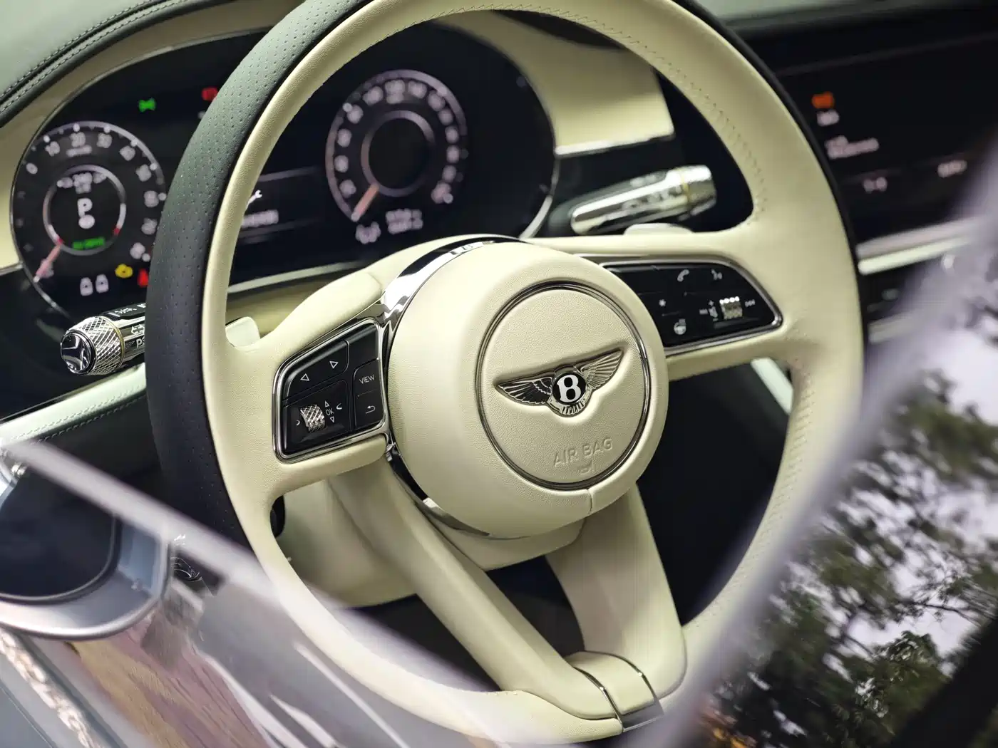 BENTLEY FLYING SPUR PLUG-IN HYBRID