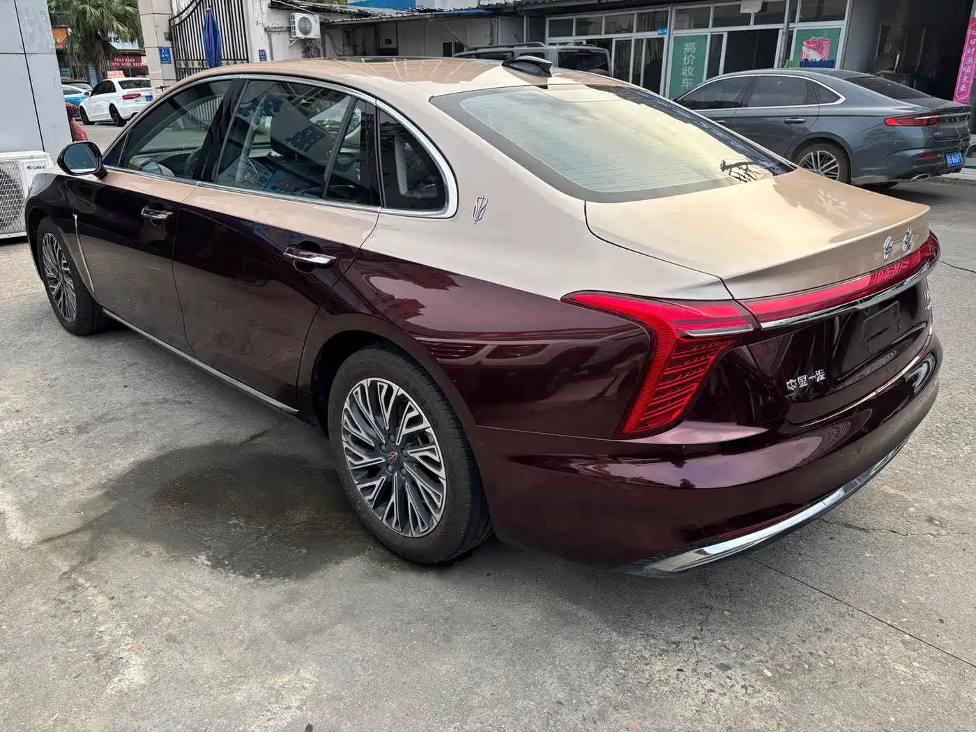 Hongqi H5 2024 2.0T Automatic Smart Connect Flag Smooth Edition фото 16