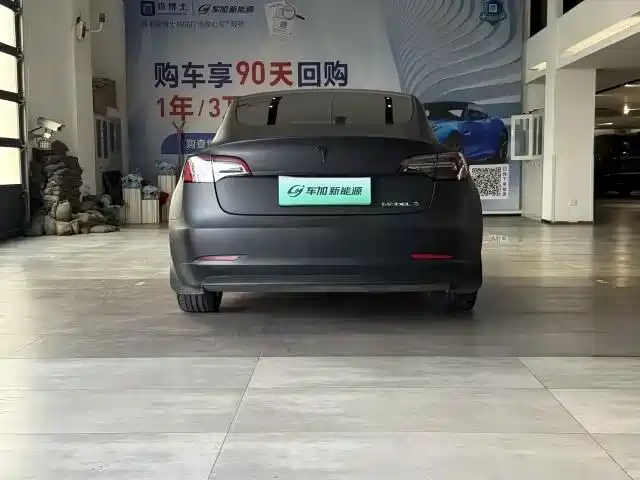 Photo 5 - Tesla Model 3