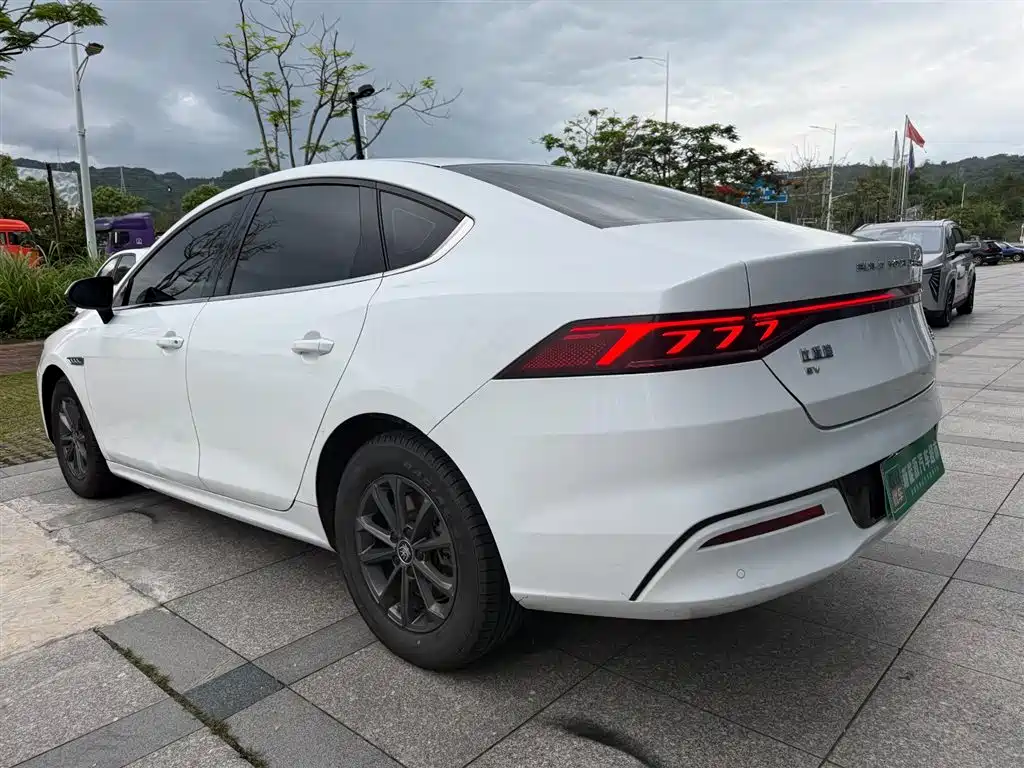 BYD Qin PLUS 2021 EV 400KM Luxury Model фото 4