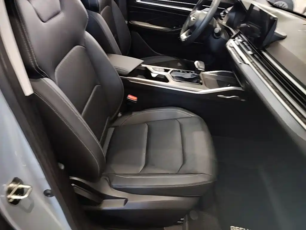 Фото 25 - Geely Emgrand
