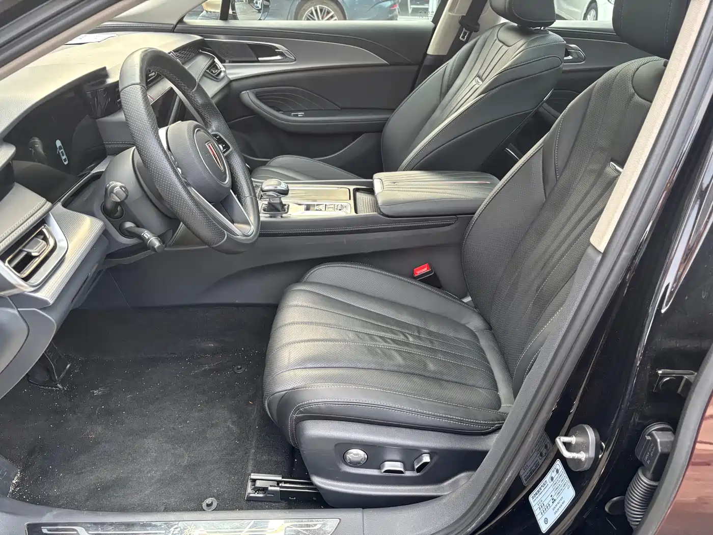 Hongqi H5 2024 2.0T Automatic Smart Connect Flag Smooth Edition фото 4