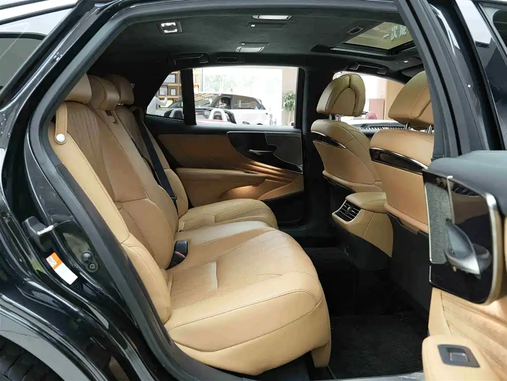 Lexus LS 2021 500h Luxury Edition фото 13