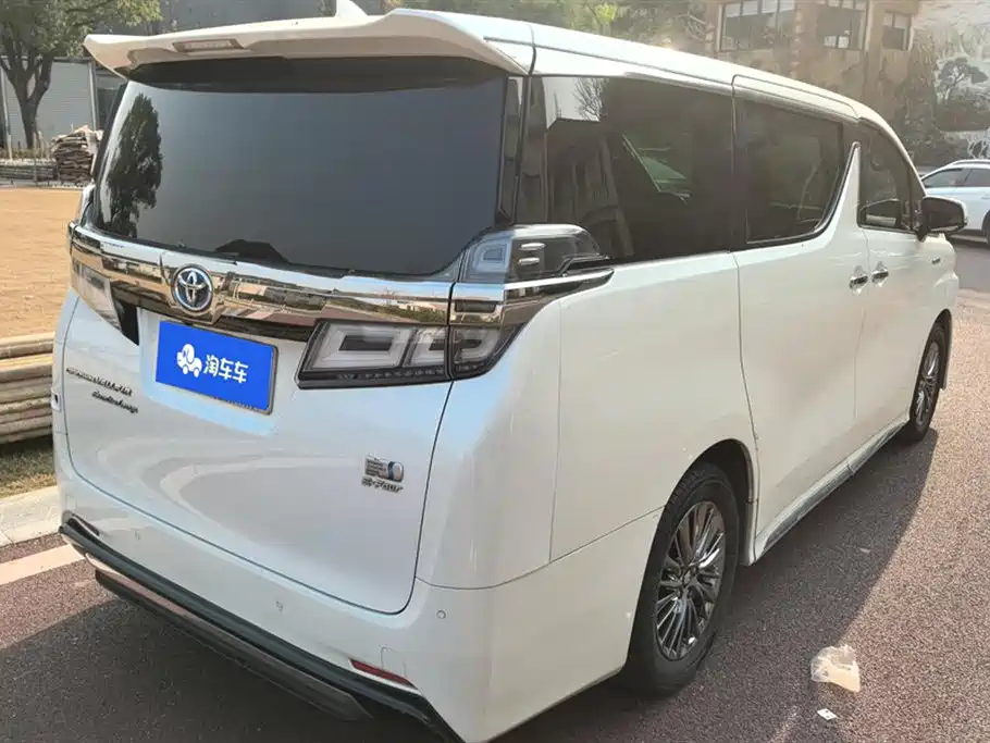 Toyota Vellfire 2021 Crown Hybrid 2.5L HV Supreme Edition фото 3