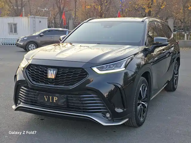 Toyota Crown Kluger 2023 2.5L HEV AWD Premium Edition