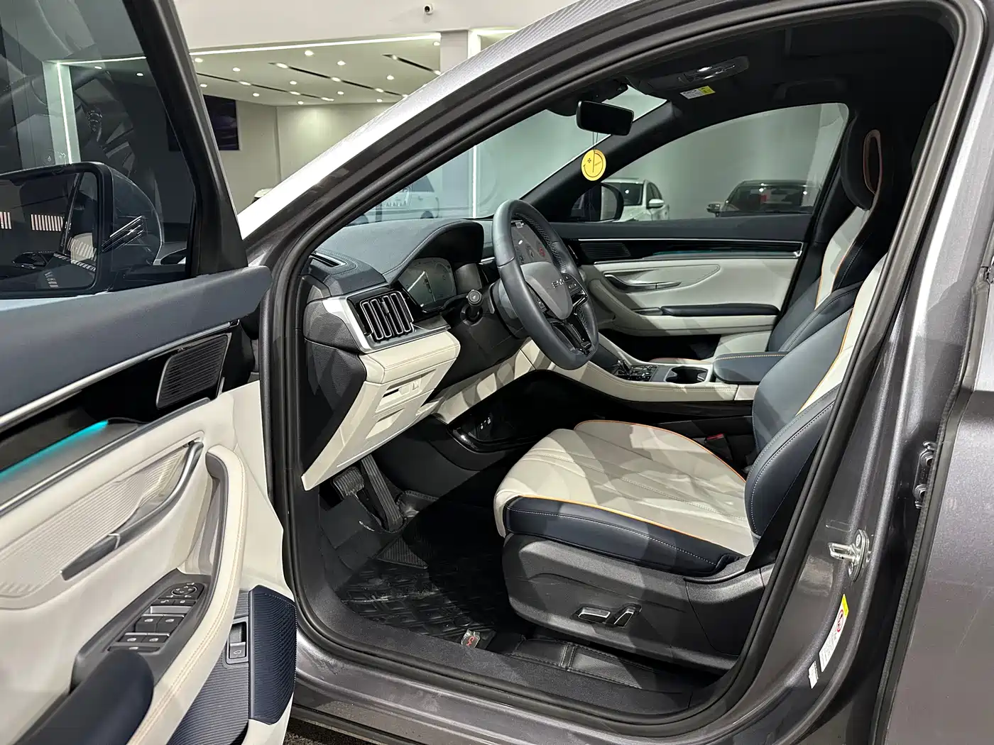 BYD Song PLUS PHEV 2023 Champion Edition DM-i 110KM Flagship фото 9