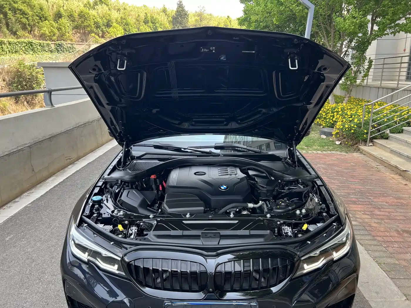BMW 3 Series 2021 325i M Sport Night Edition фото 32
