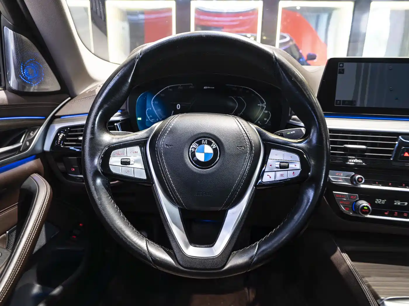 BMW 5 Series New Energy 2020 530Le Luxury Package фото 18