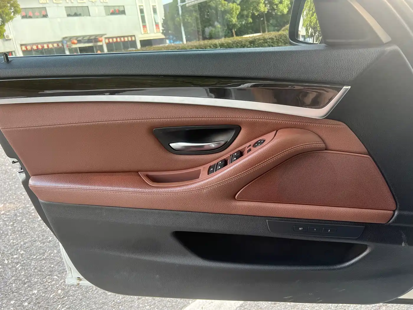 BMW 5 Series 2014 525Li Leading фото 13