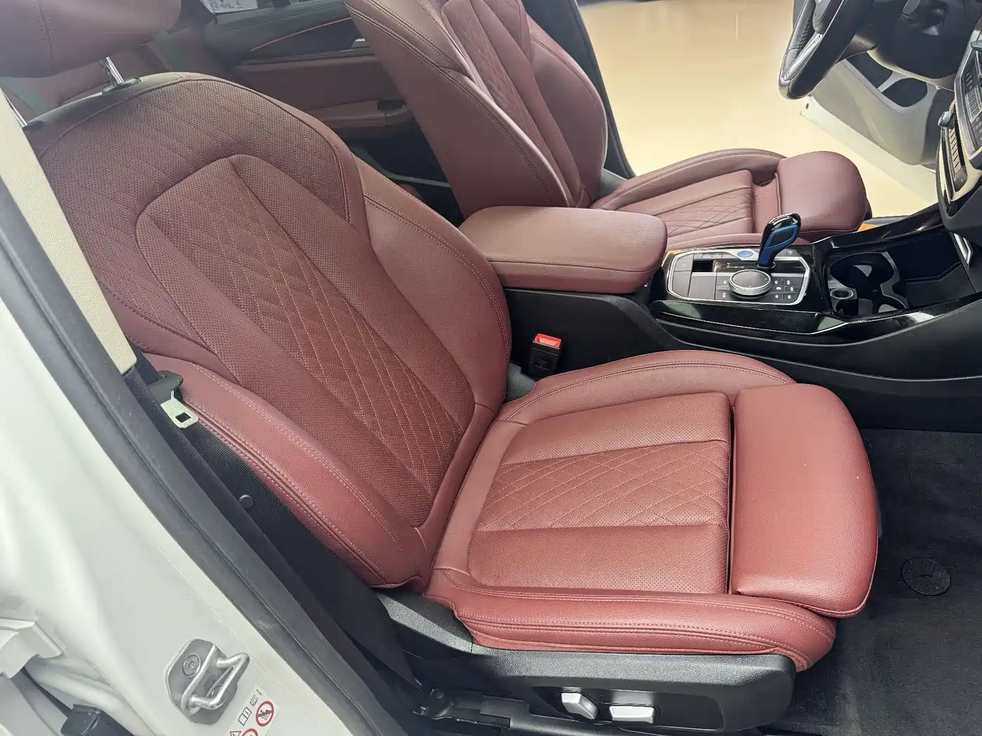 BMW iX3 2022 Leading Edition фото 7