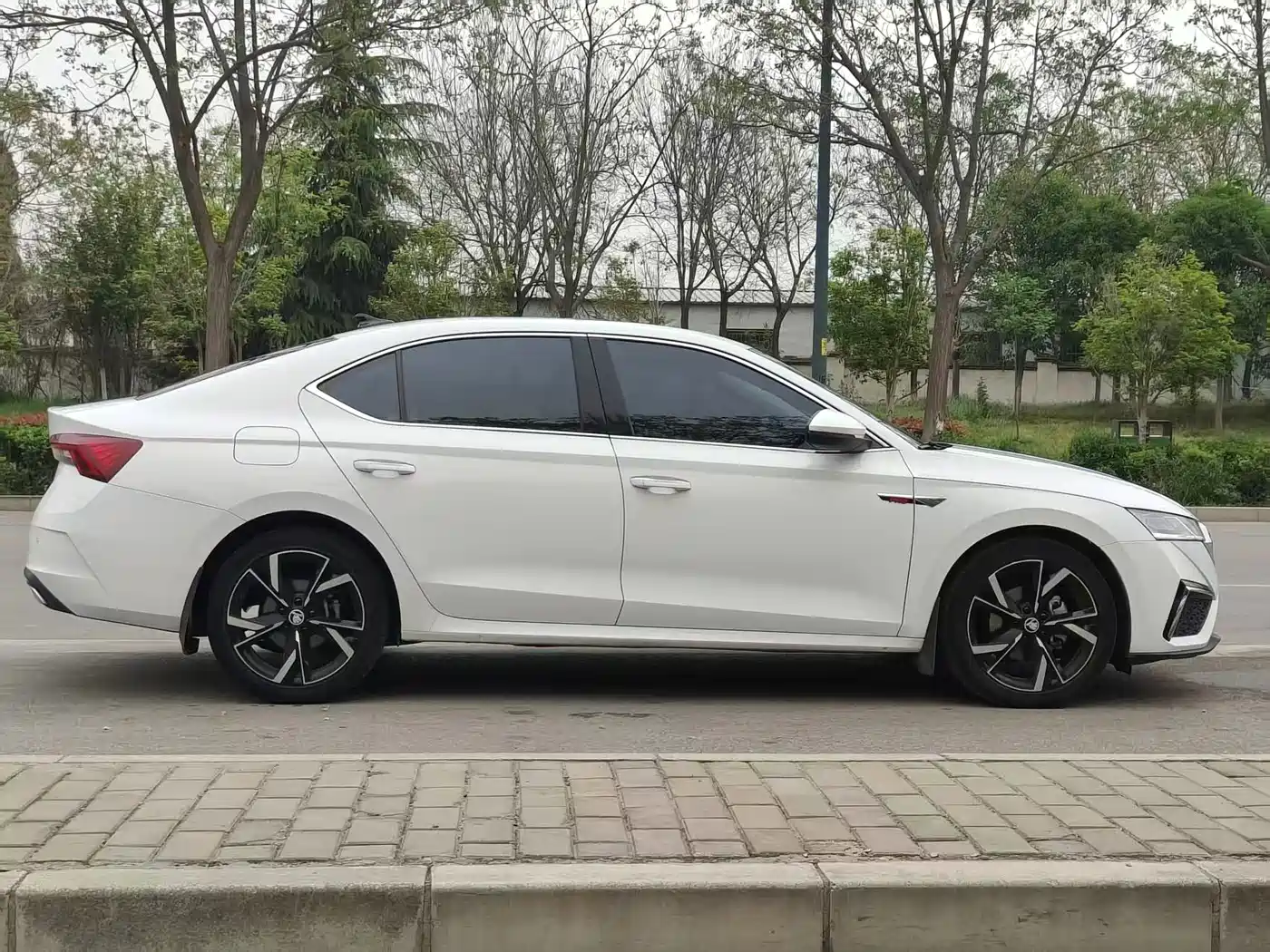 Škoda Octavia 2022 PRO TSI280 Premium Edition фото 9