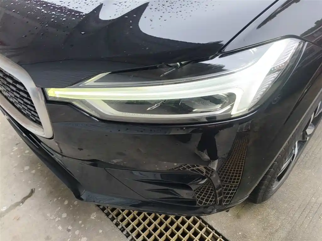 Фото 24 - Volvo XC60