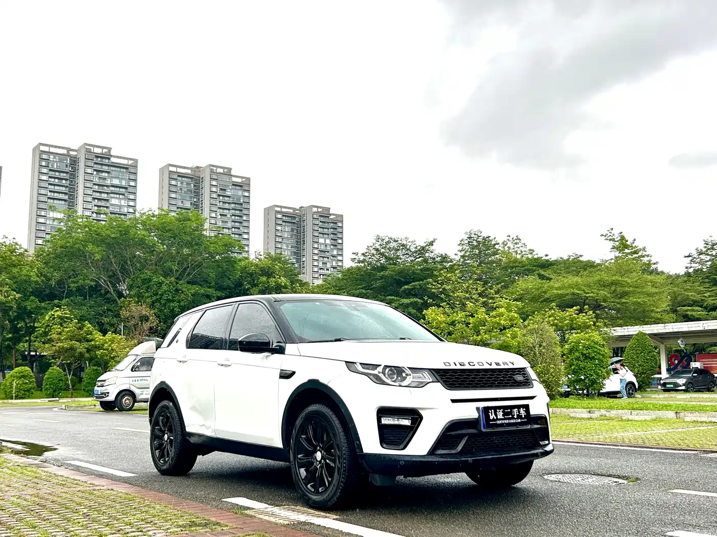 Land Rover Discovery Sport 2018 240PS SE Edition фото 4