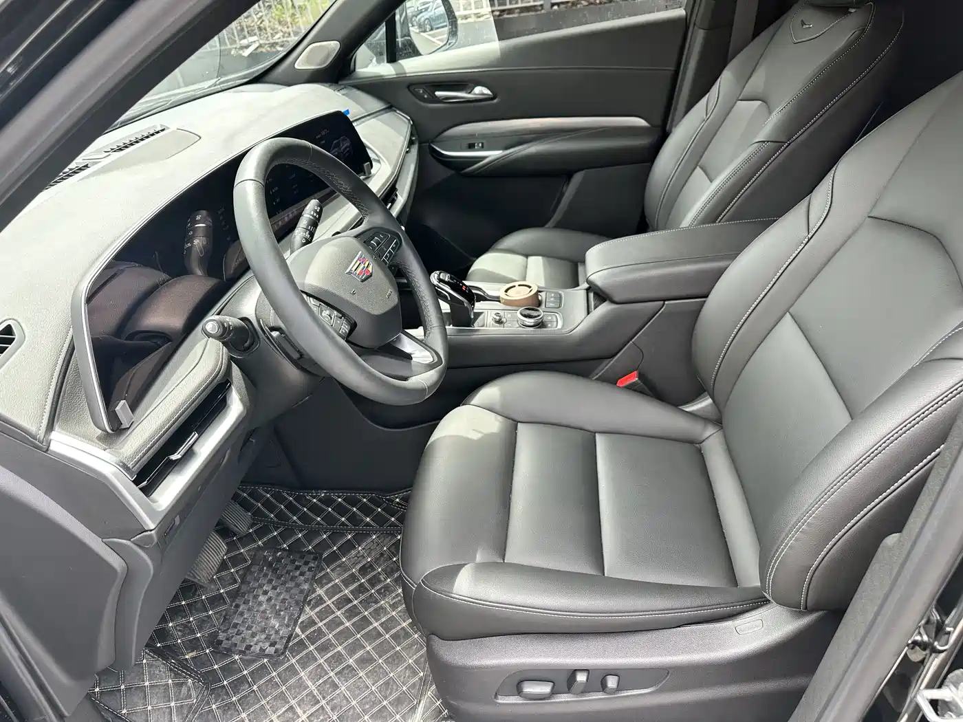 Cadillac XT4 2023 2024 28T 2WD Luxury