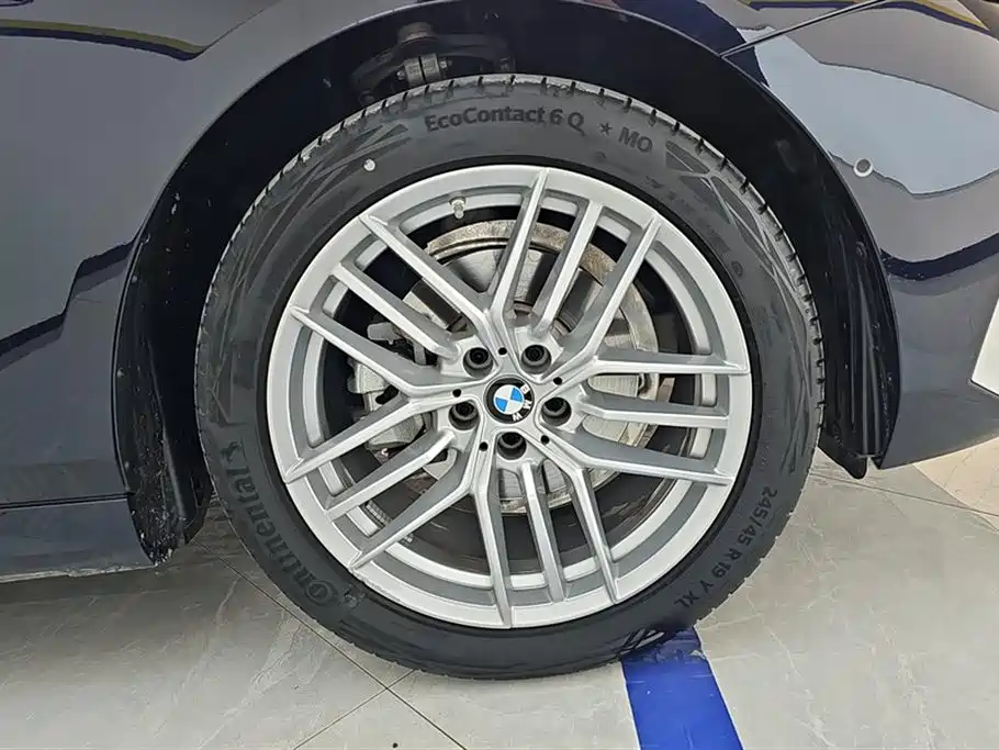 BMW 5 Series 2025 525Li Luxury Package фото 6
