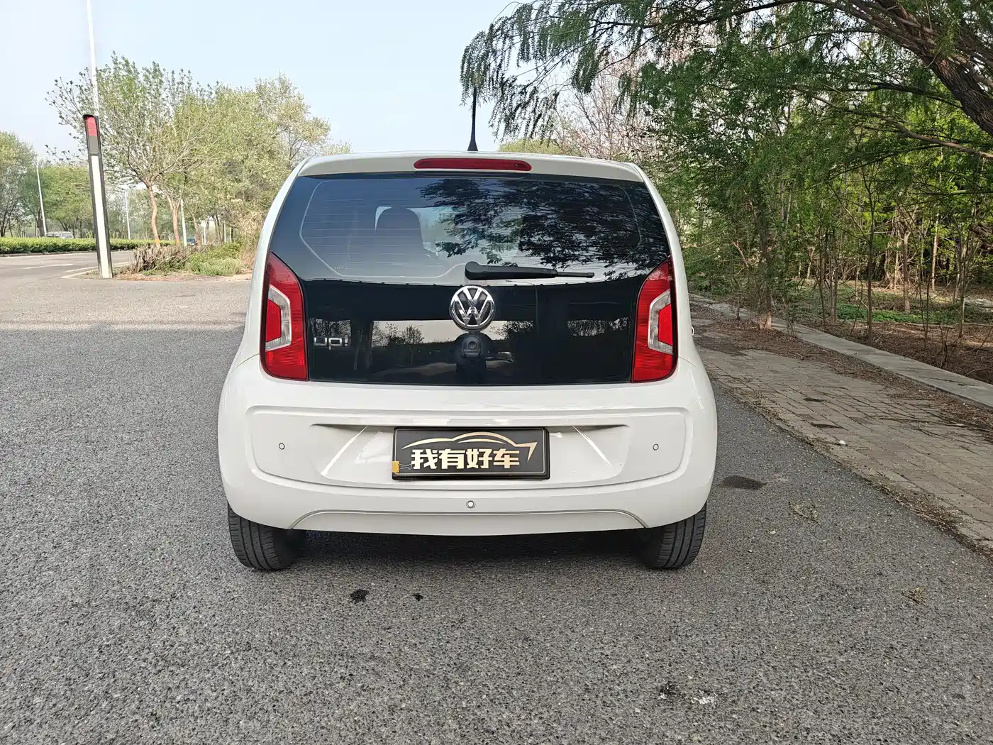 Volkswagen up! 2015 1.0L high up! фото 8