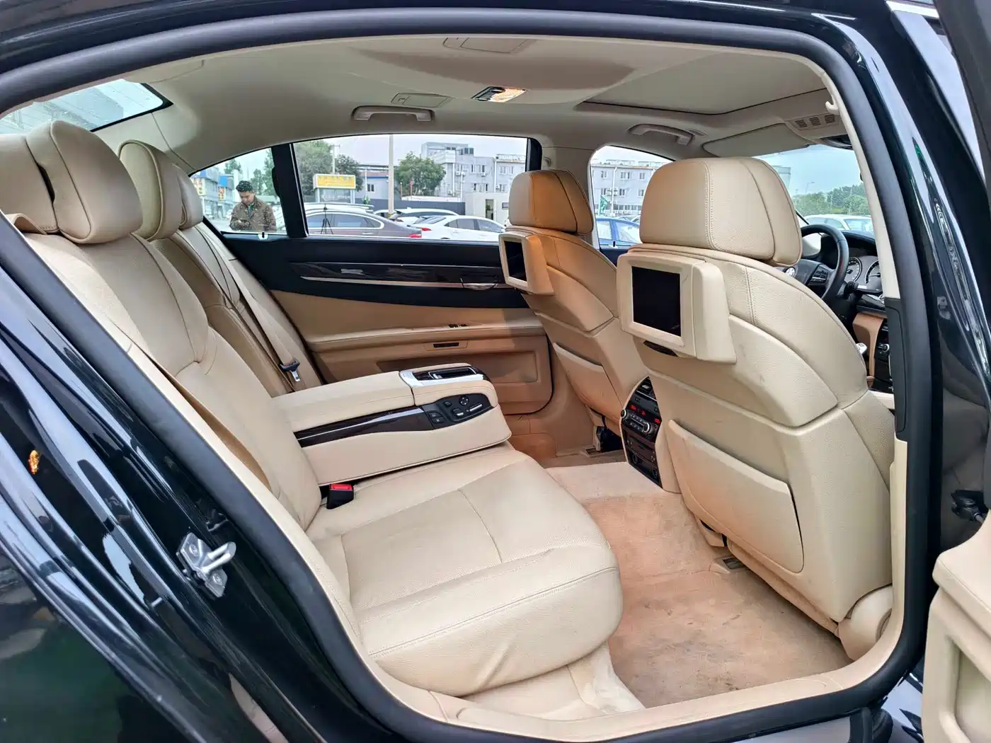 BMW 7 Series 2009 730Li Luxury фото 16