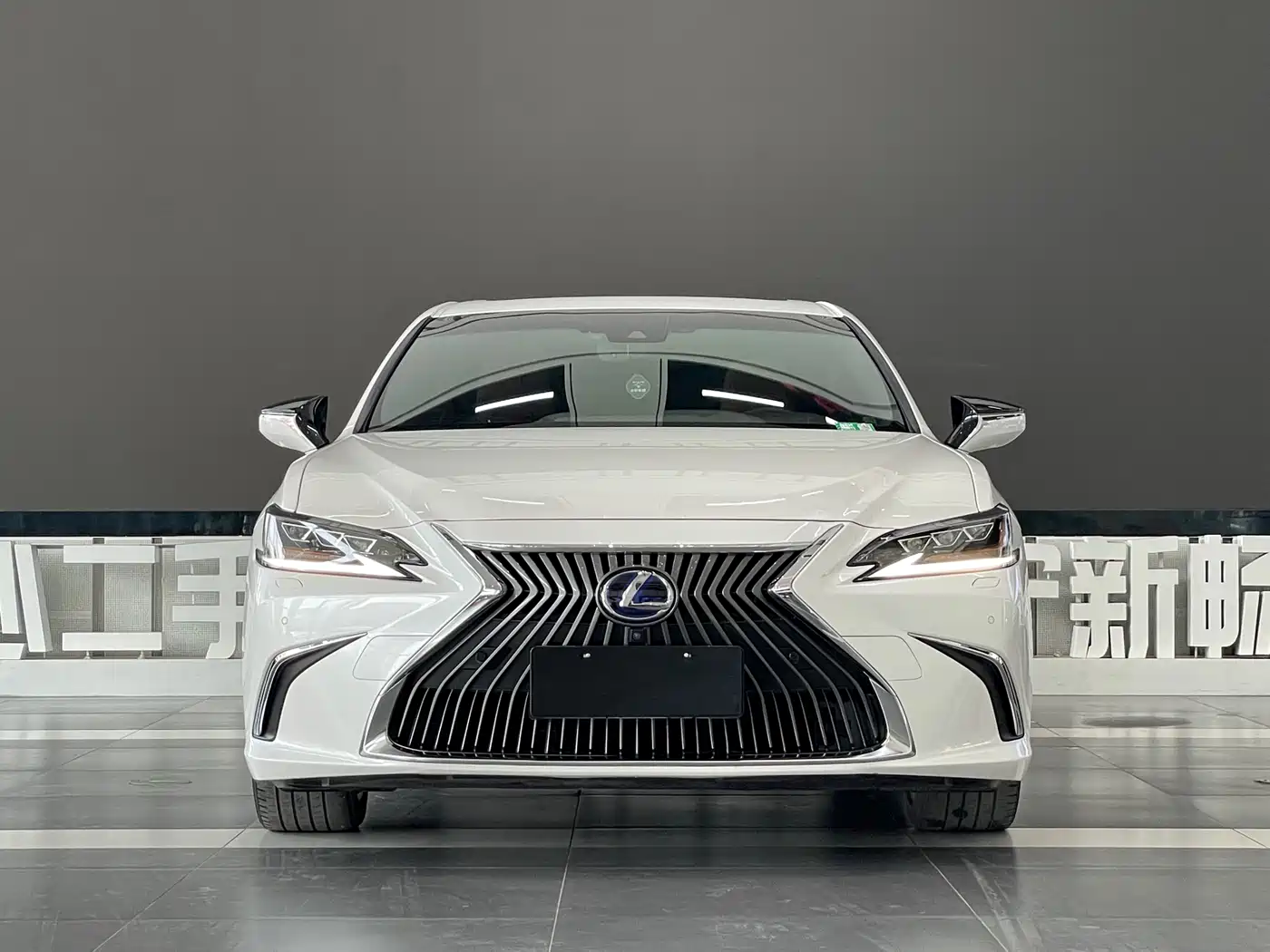 Lexus ES 2021 300h Executive Edition фото 2