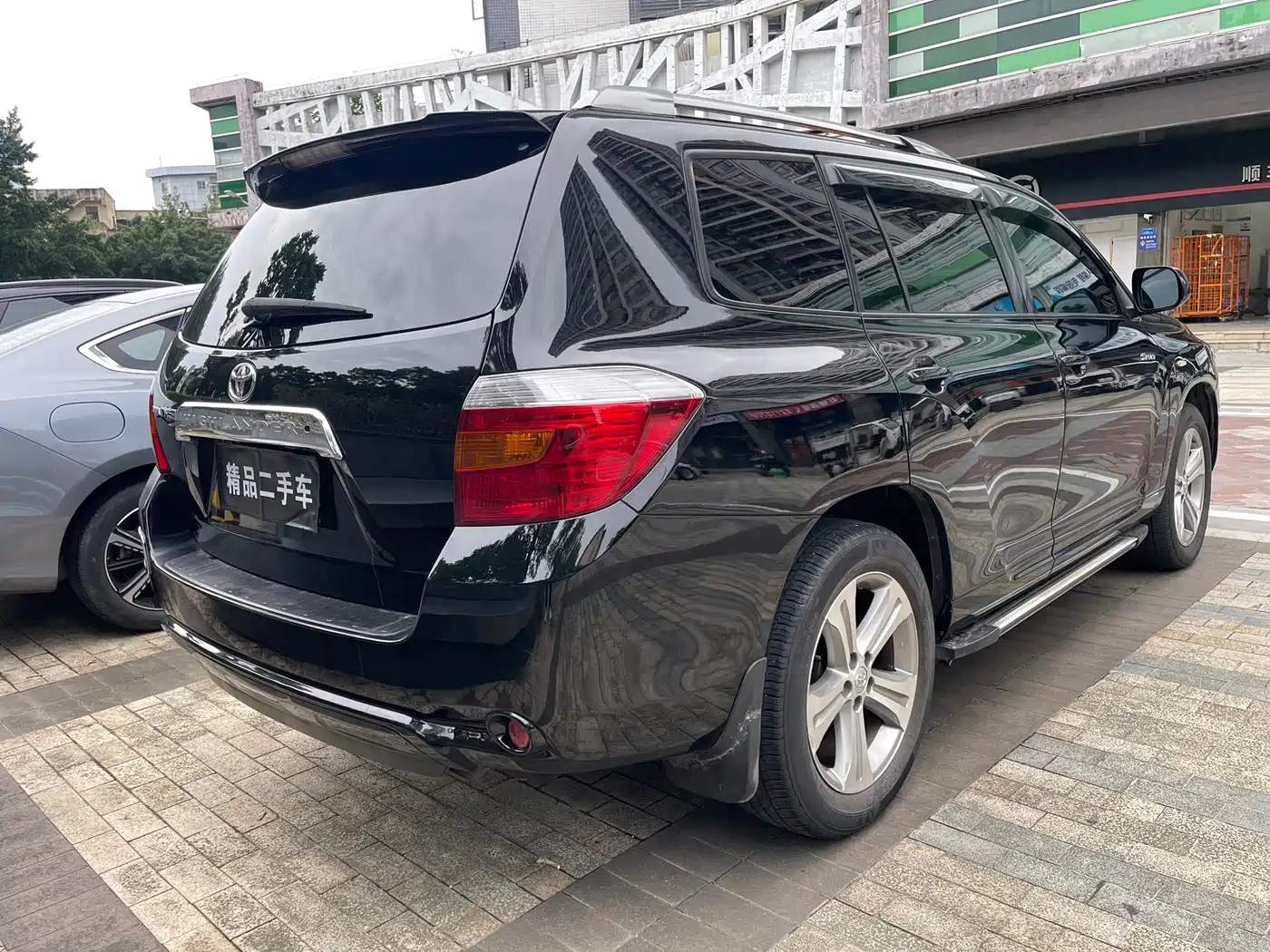 Toyota Highlander 2009 2.7L 2WD 7-seater Luxury Edition фото 5