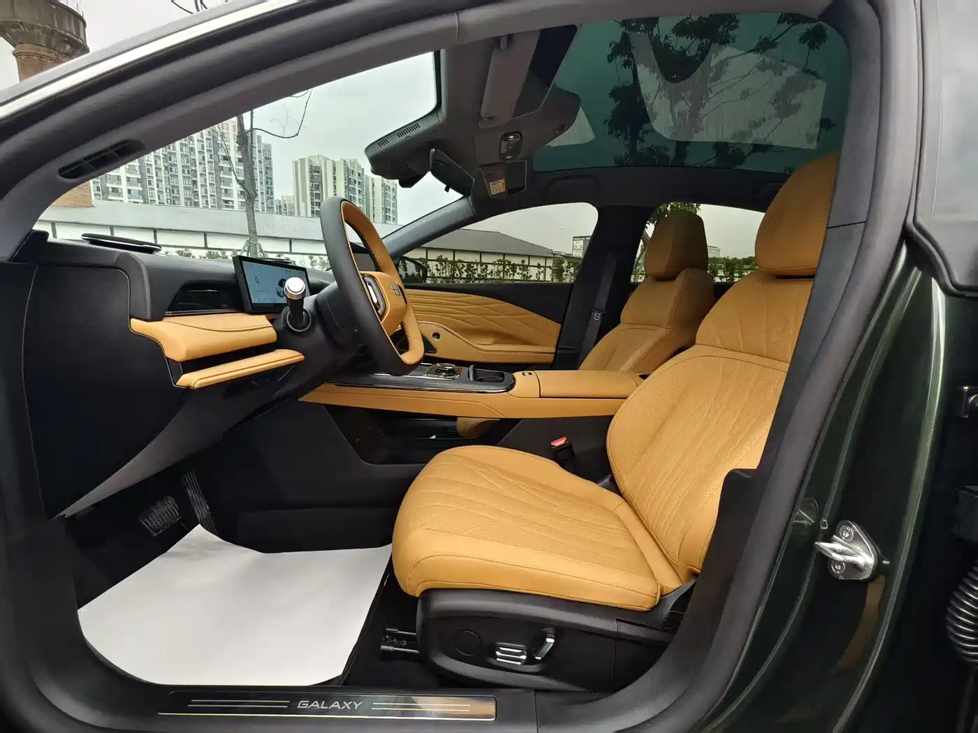 Geely Galaxy Galaxy Xingyao 8 2025 130km EM-i Premium Edition фото 12
