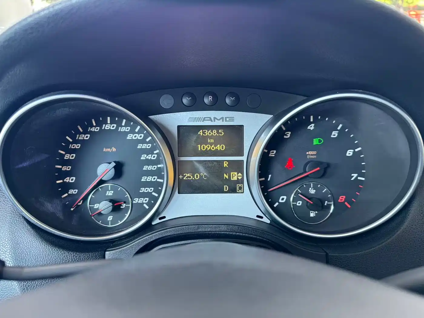 Mercedes-Benz M-Class AMG 2012 AMG ML 63 фото 13