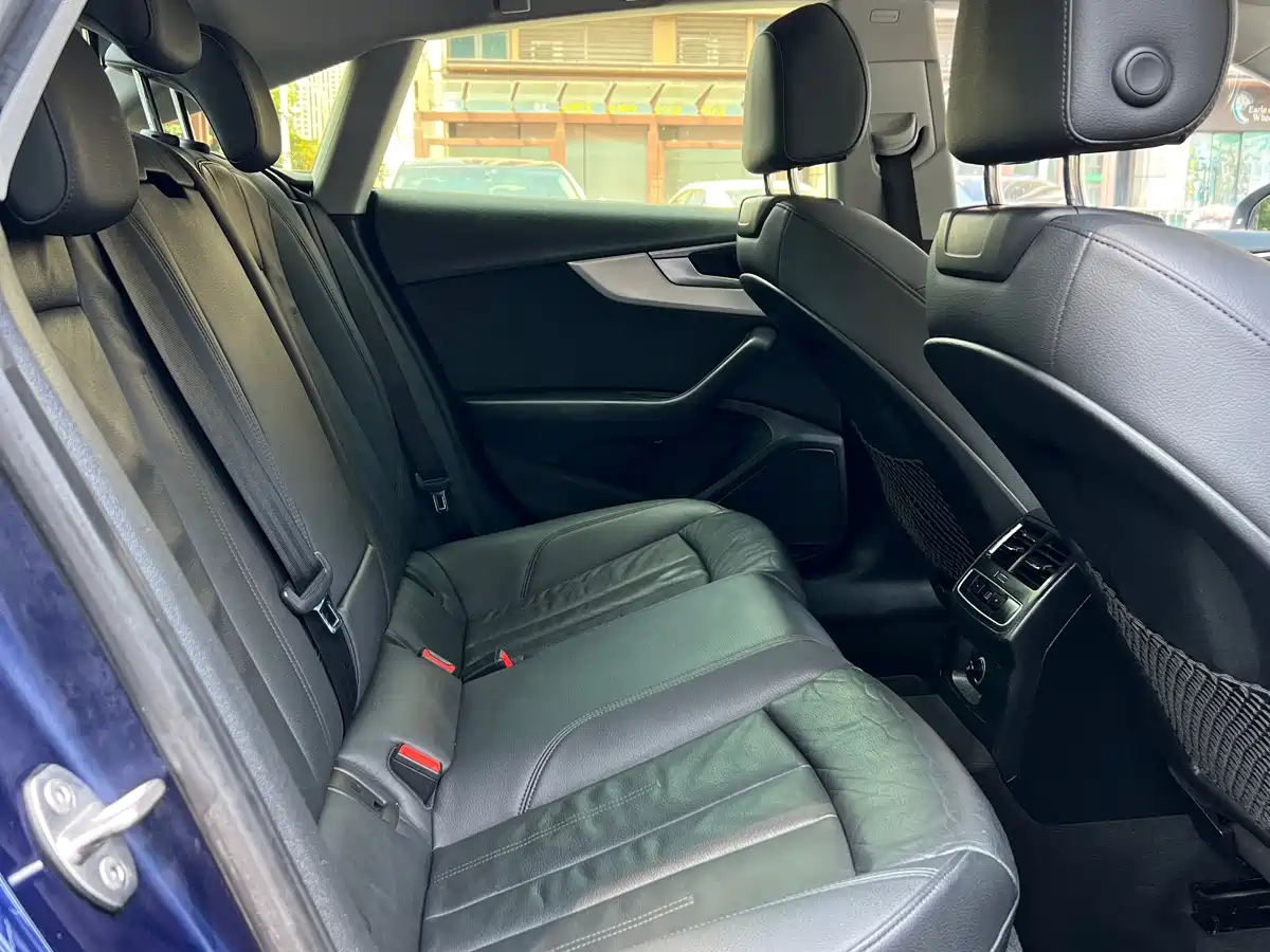 Audi A5 (Import) 2019 Sportback 40 TFSI Fashion фото 11