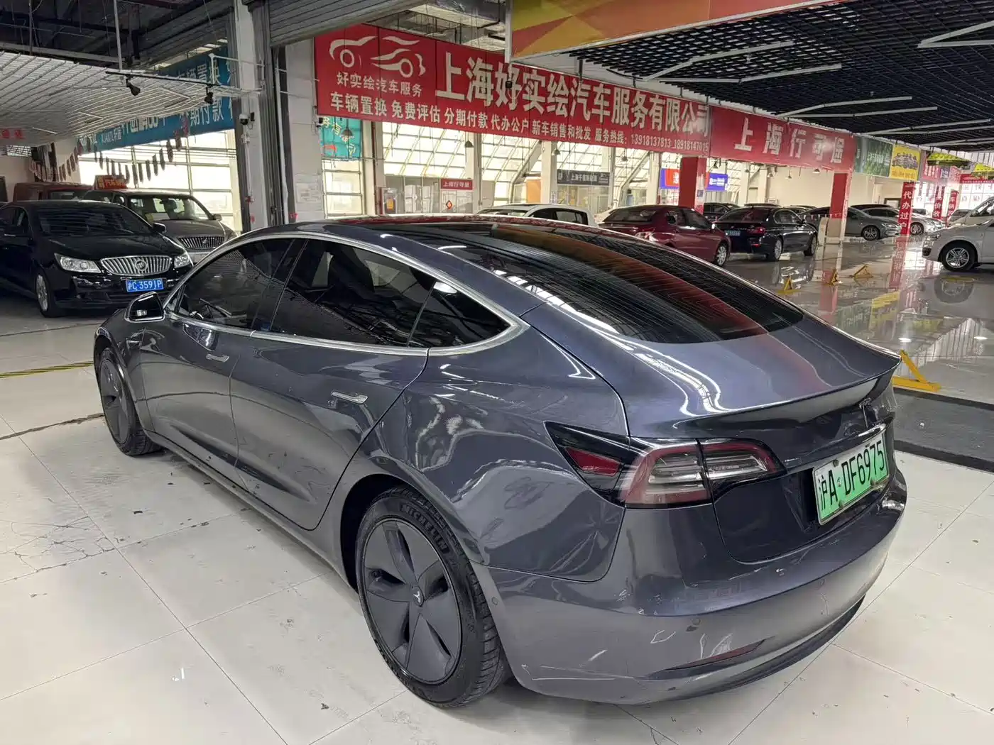 TESLA MODEL 3
