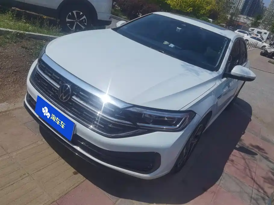 Volkswagen Sagitar 2024 300TSI DSG Surpass Edition