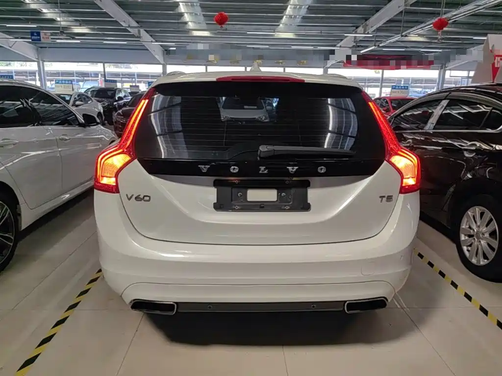 Volvo V60 2015 2015 T5 Momentum