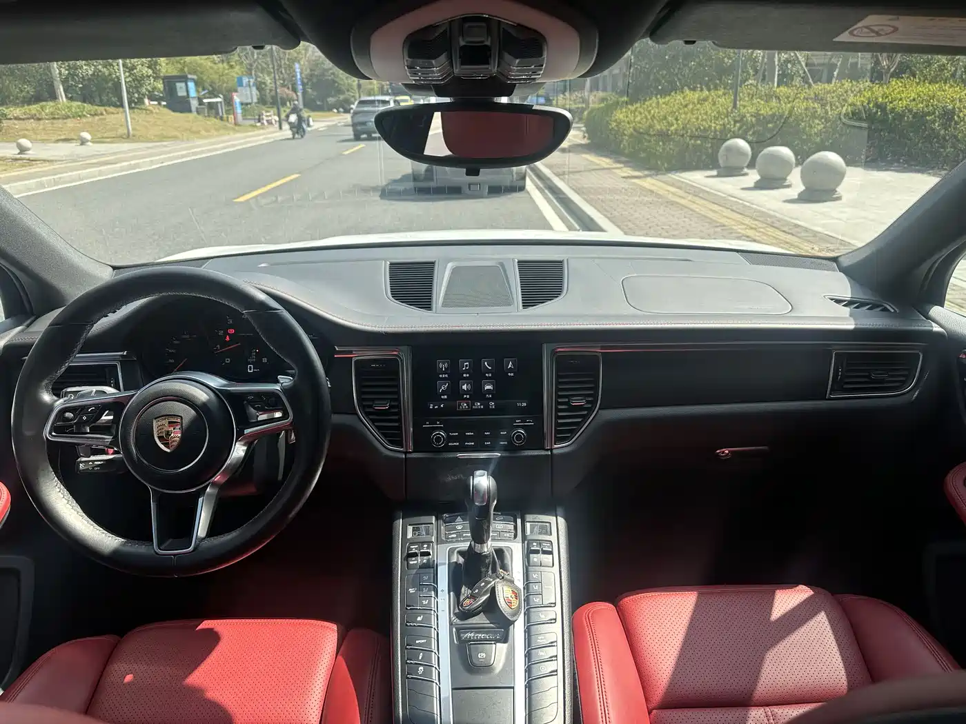 Porsche Macan 2017 Macan 2.0T фото 10