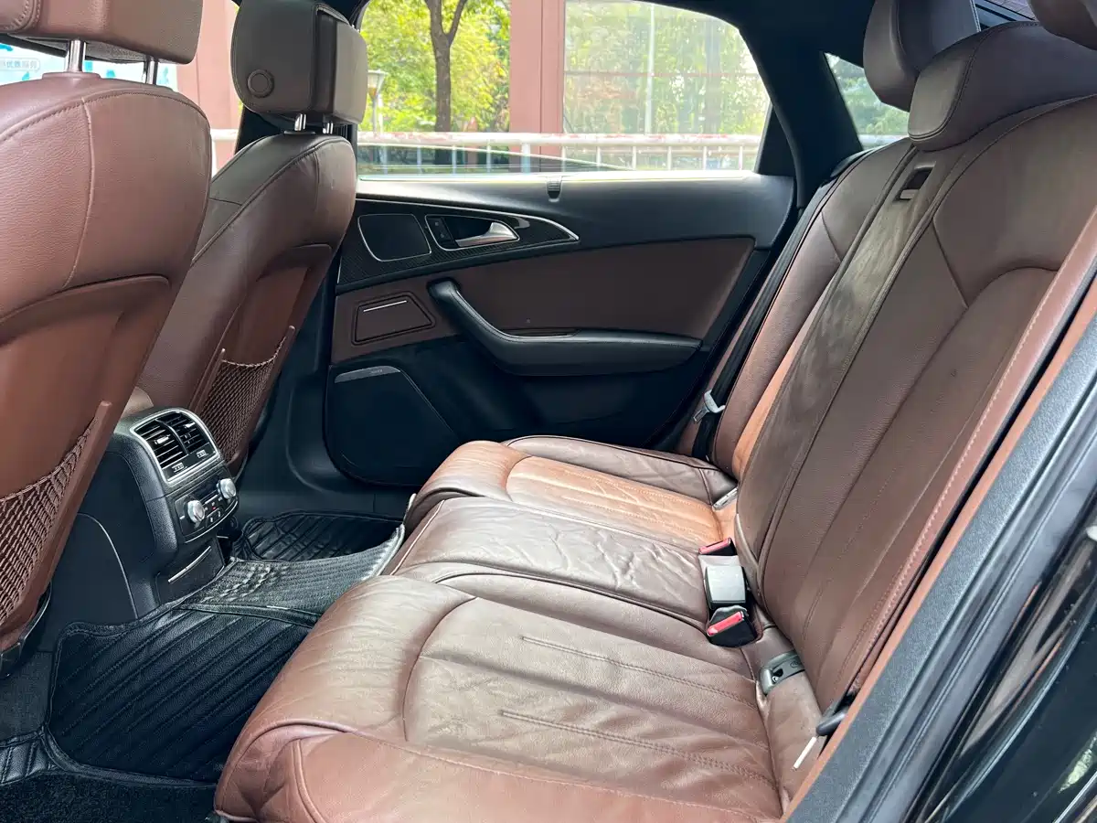 Audi A6L 2018 30th Anniversary 45 TFSI quattro Sport фото 15